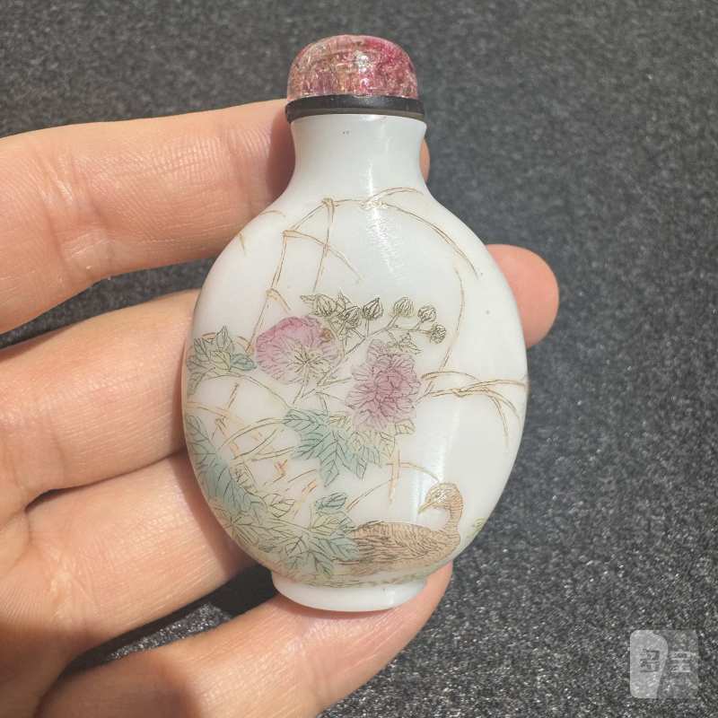 清 料胎画珐琅花卉游鸟图鼻烟壶 - 图3